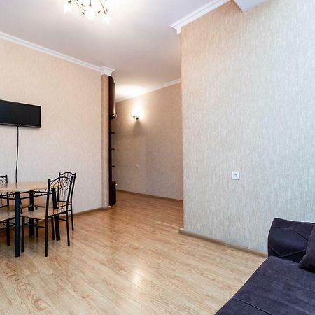 Gnn Cosy Apartment Tbilisi Ngoại thất bức ảnh